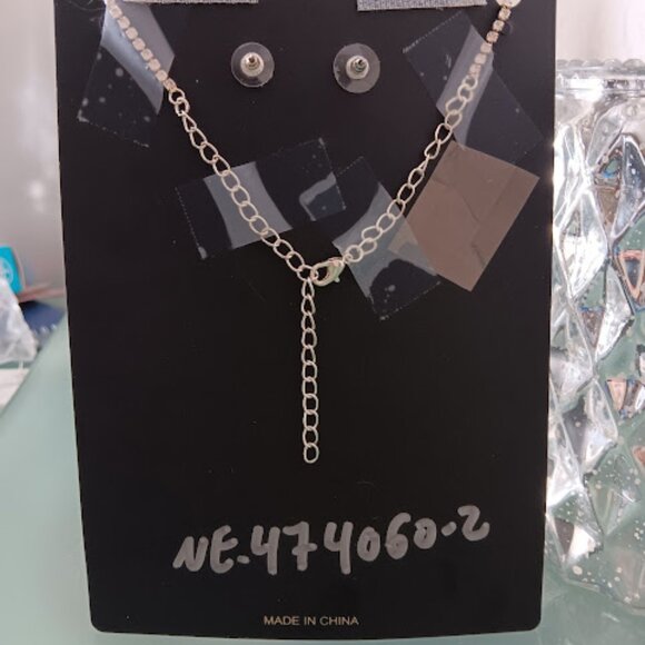 NOIR JEWELRY 2pc Glamorous Silver Clear & Iridescent Crystal Necklace/Earrings - Picture 4 of 4